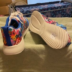 Only tried on never worn.